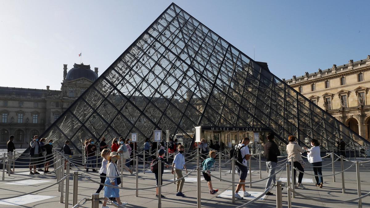 paris-dinobatkan-sebagai-kota-pariwisata-terkuat-di-dunia-pada-2022