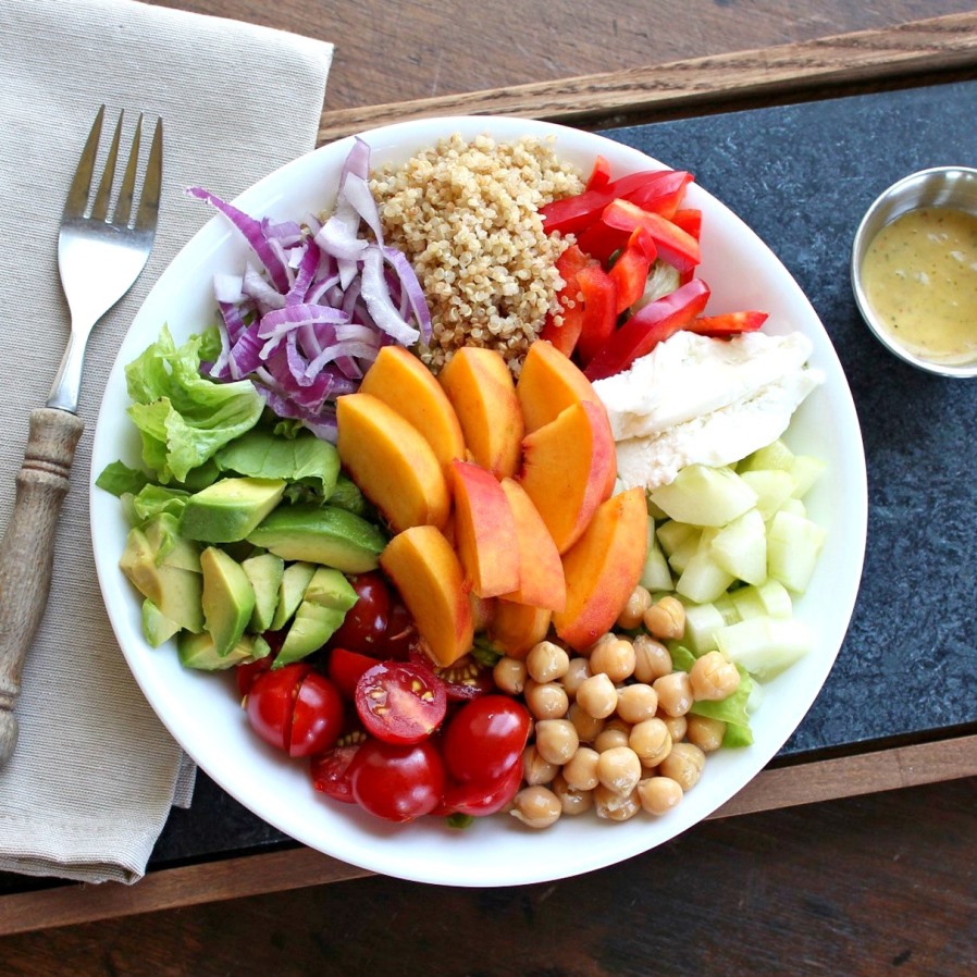 Salad Bowl Buat Sarapan? Ini Kombinasi yang Cocok
